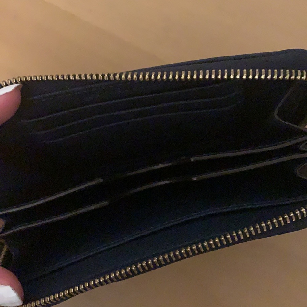 Michael Kors Wallet - Picture 6 of 6